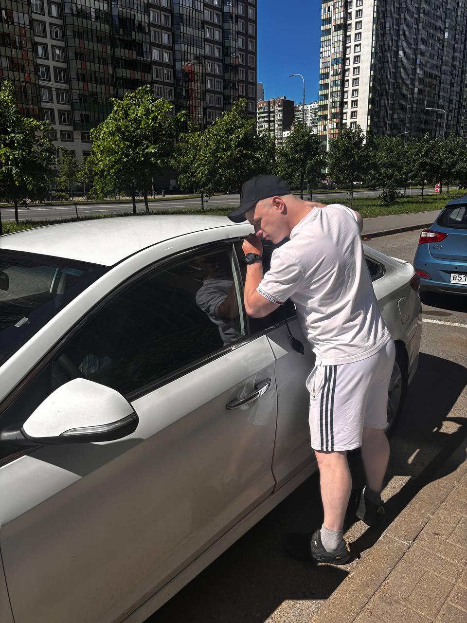 Вскрытие автомобиля без повреждений в Сестрорецке